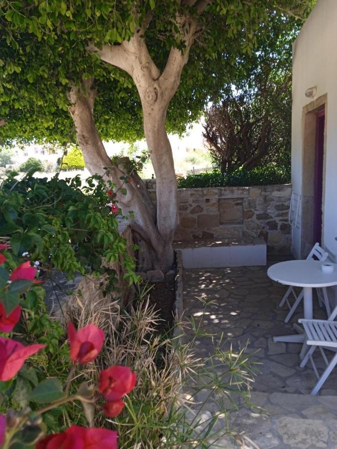 Nefeli Hotel Leros เอเจียมารินา ภายนอก รูปภาพ